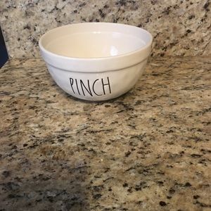 Rae Dunn pinch bowl
